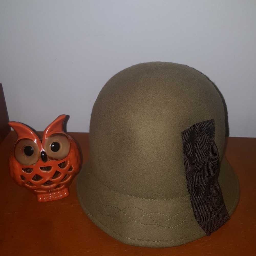 Olive wool bucket hat